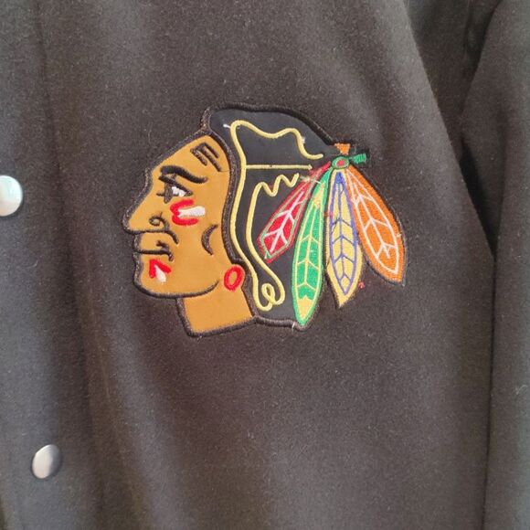 NWOT Blackhawks varsity/bomber style GIII Sports by Carl Banks size lg - Picture 2 of 10